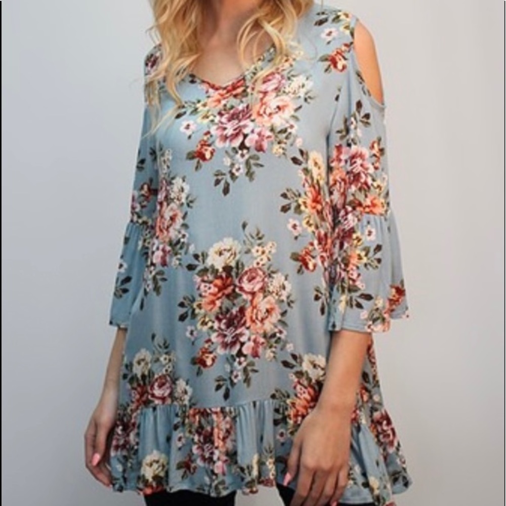 Cold shoulder top Excellent condition - Picture 2 of 8
